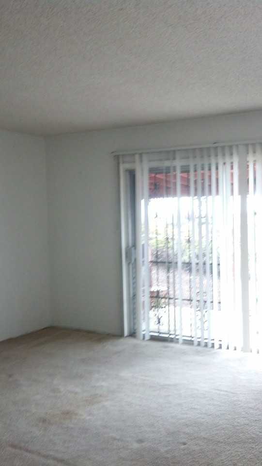 740 56th St - Photo 3 of 4