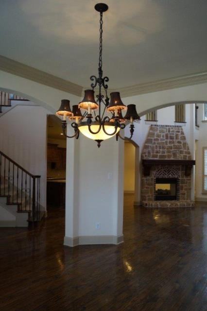 1329 Windhaven Dr - Photo 2 of 29