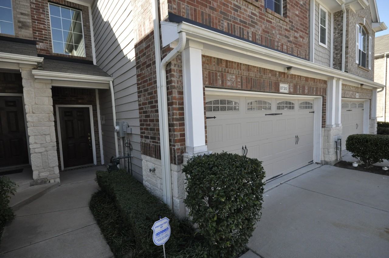 8735 Manhattan Ave - Photo 2 of 21