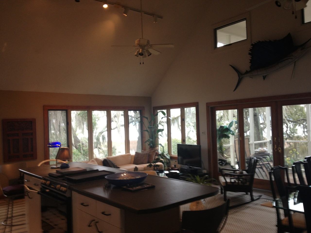 2427 Pigeon Point Rd - Photo 3 of 10