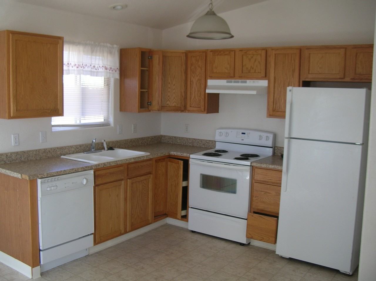 2019 W 18th St - Photo 3 of 11