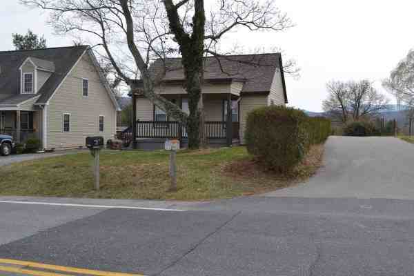 1942 Lyndhurst Rd - Photo 2 of 14