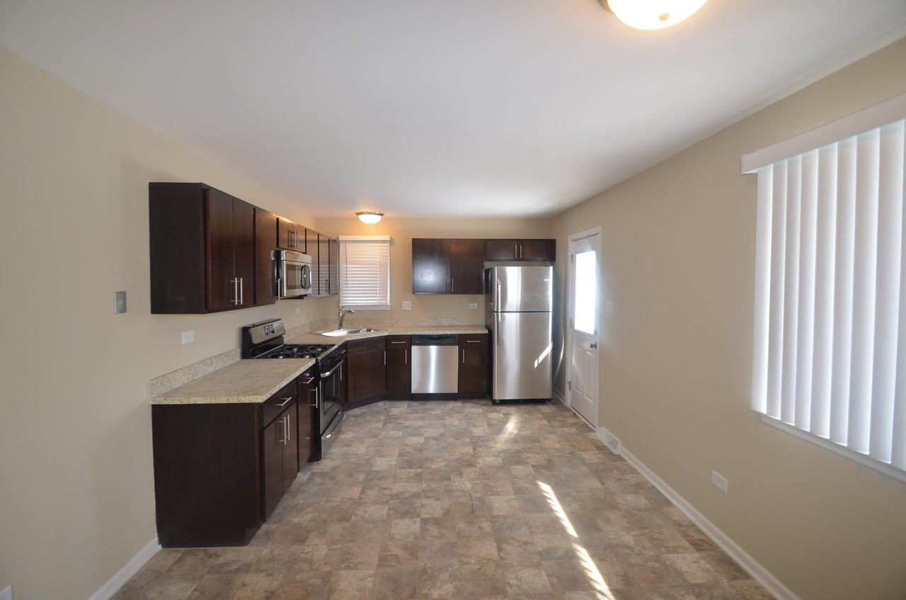 4350 Henry St - Photo 2 of 11