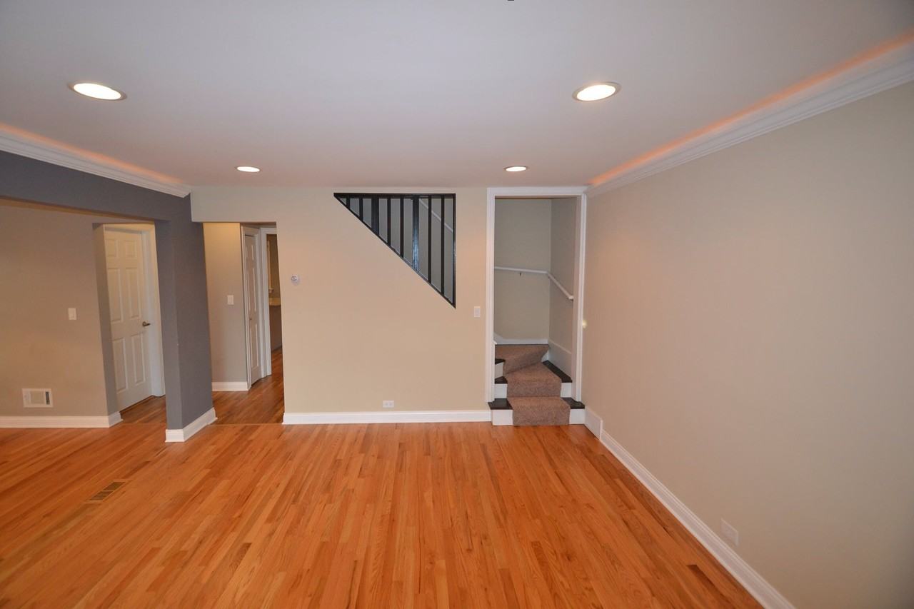 2824 N 72nd Ct - Photo 3 of 9