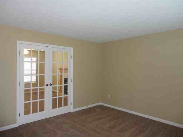 107 Derby Ct - Photo 2 of 13