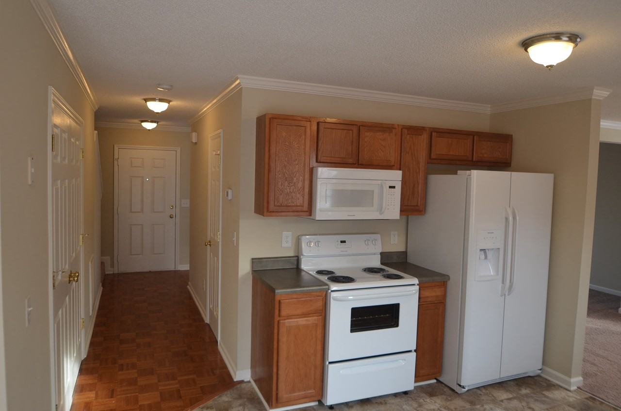 945 Shalimar Dr - Photo 3 of 6