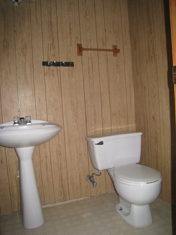 4262 Oakcrest Drive - Photo 3 of 7