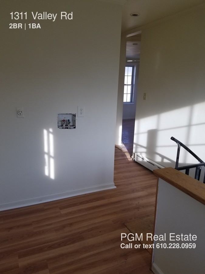 1311 Valley Rd - Photo 3 of 8
