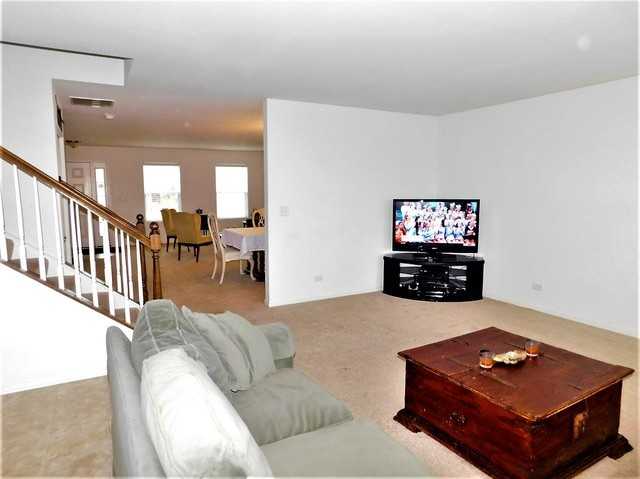 1002 Richard Brown Blvd - Photo 3 of 16