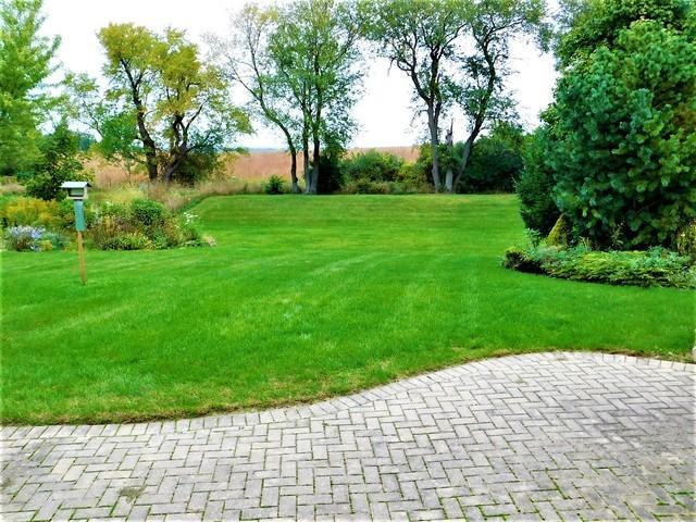 5118 Tall Oaks Dr - Photo 3 of 15