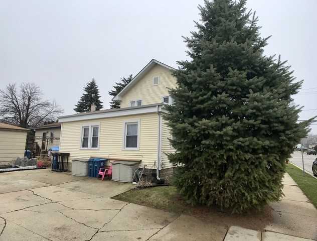 716 Hankes Ave #716 - Photo 3 of 11