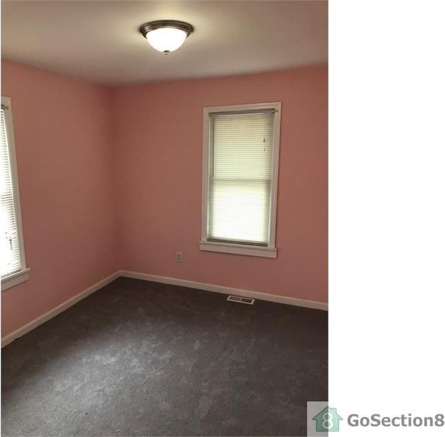 304 Parker Ave - Photo 2 of 13
