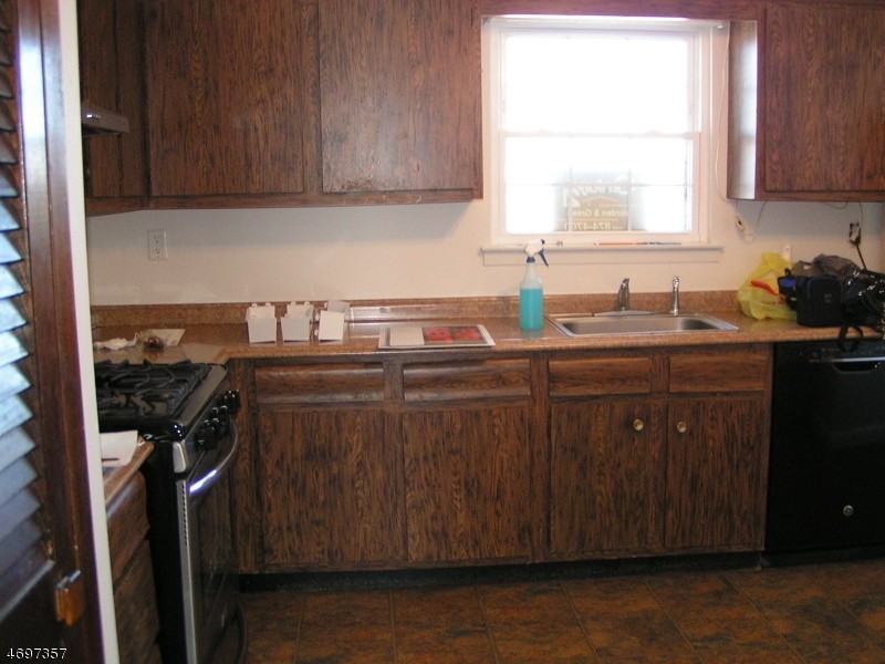 100-416 Windsor Ct #202 - Photo 3 of 19