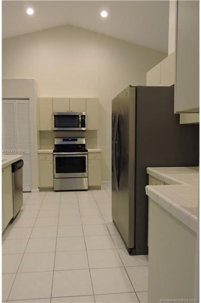 17870 SW 4th Ct - Photo 3 of 8