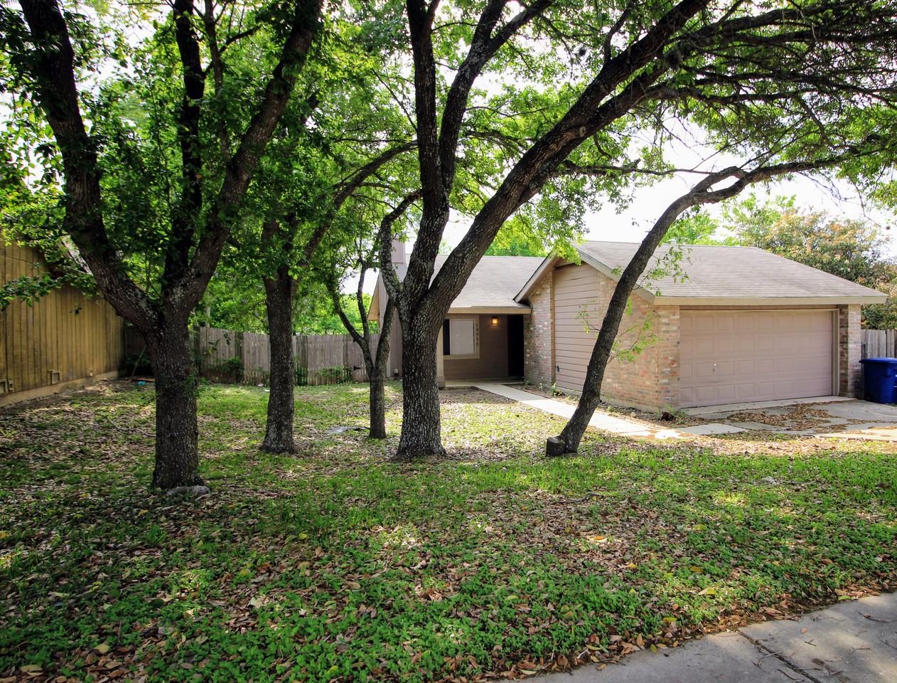 16615 Saltgrass St - Photo 2 of 19