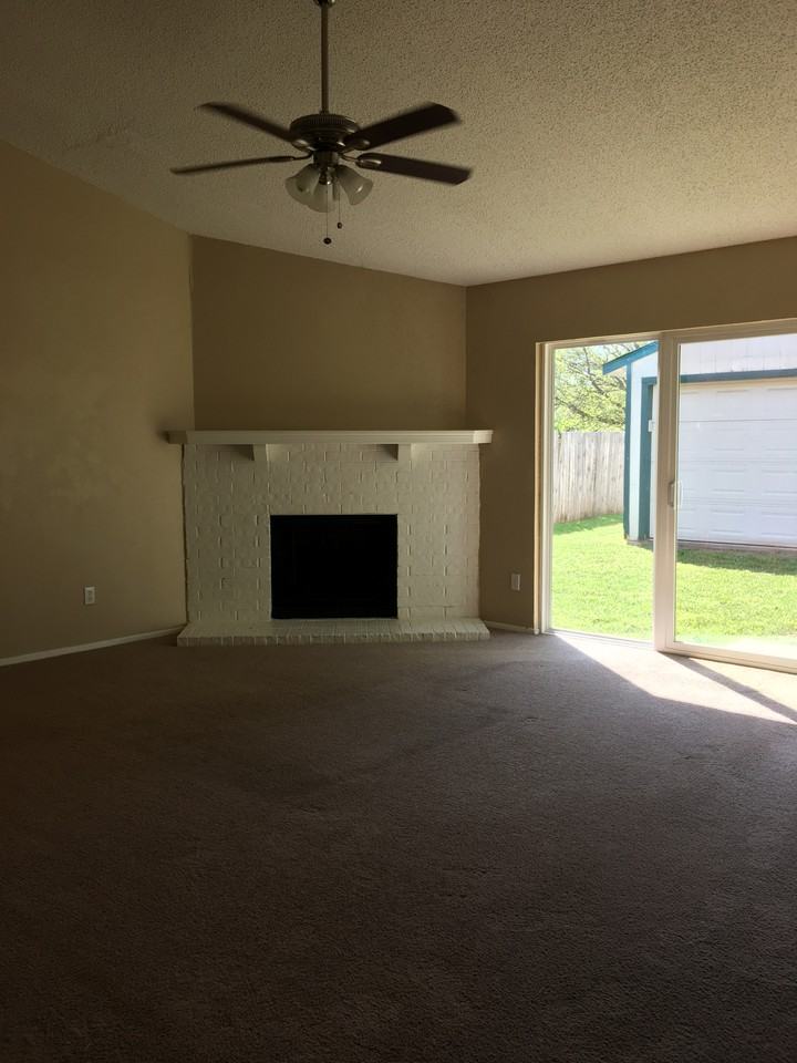 7305 Shadow Bend Dr - Photo 3 of 27