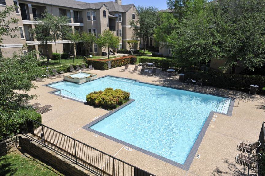 3939 Briargrove Ln - Photo 3 of 5