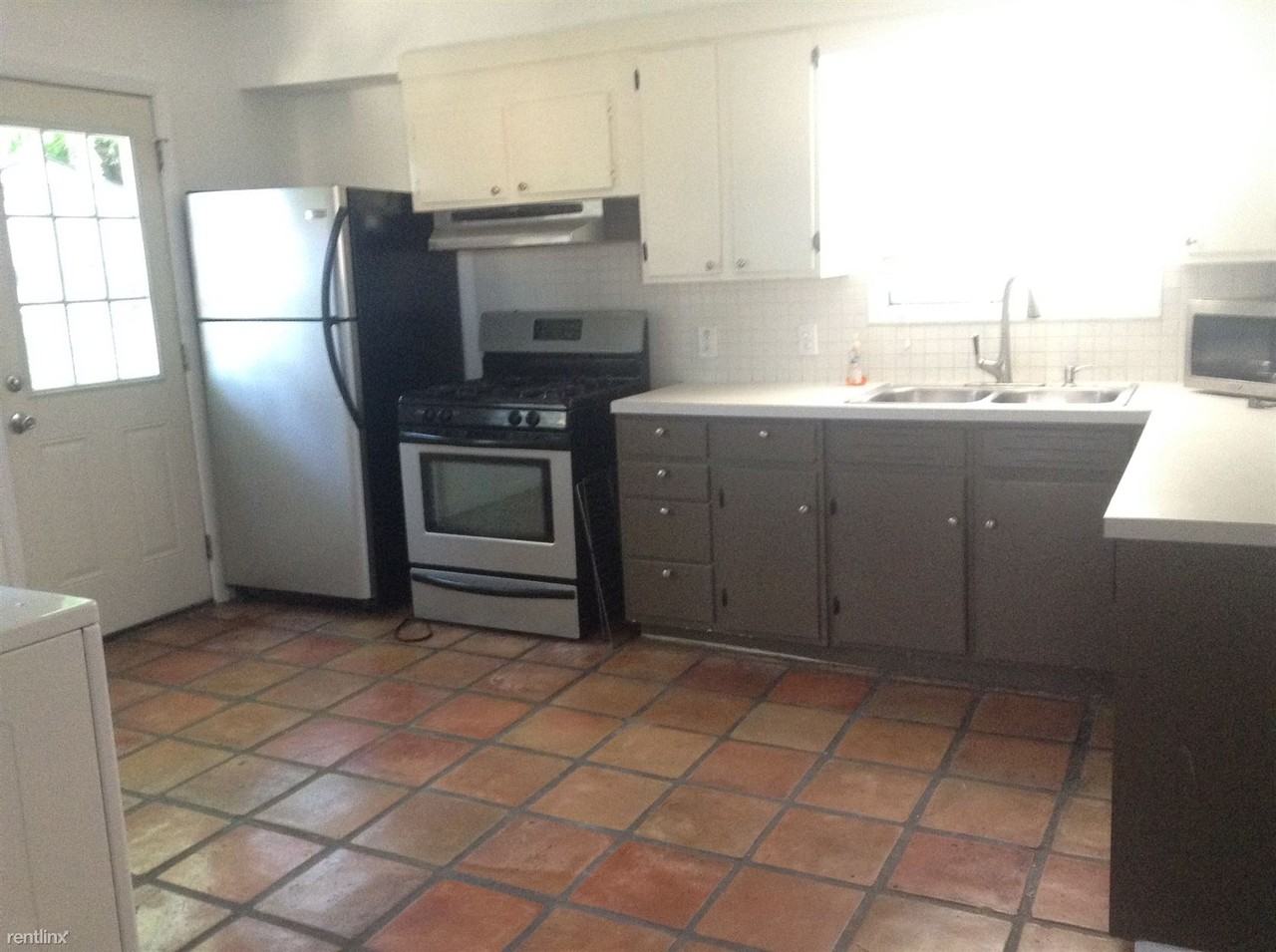 2321 Newfield Ln - Photo 2 of 5