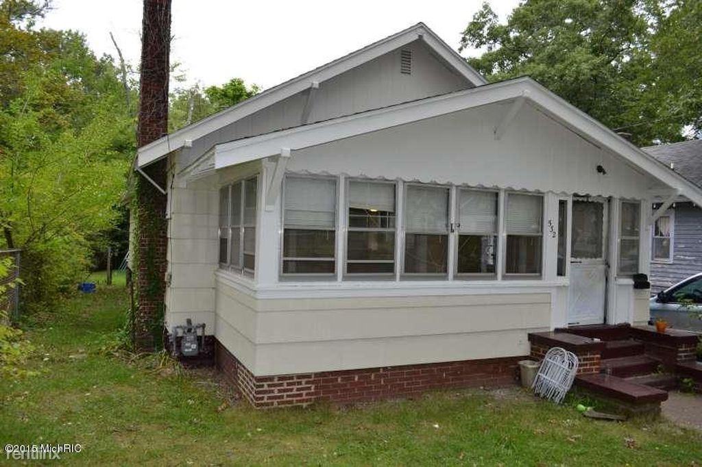 532 Adams Ave - Photo 3 of 12