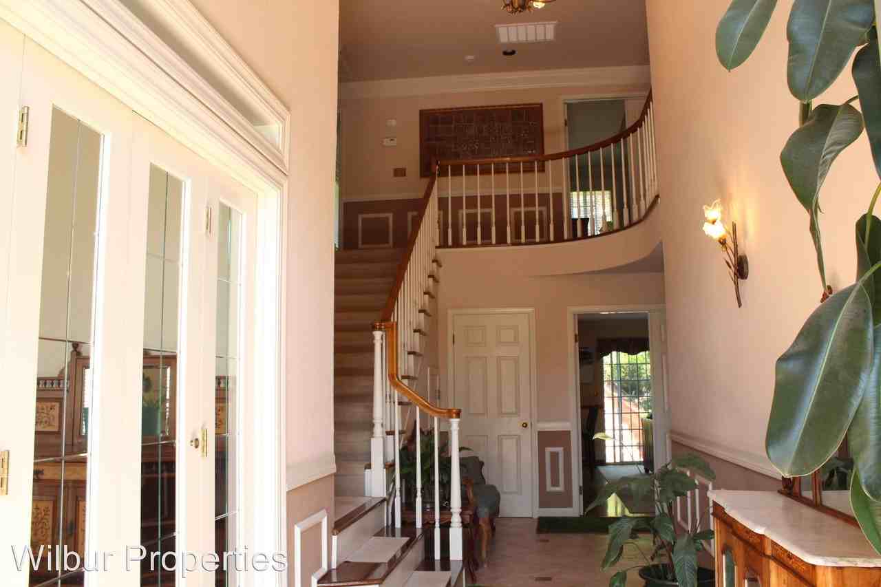 546 Sunset Way - Photo 3 of 15