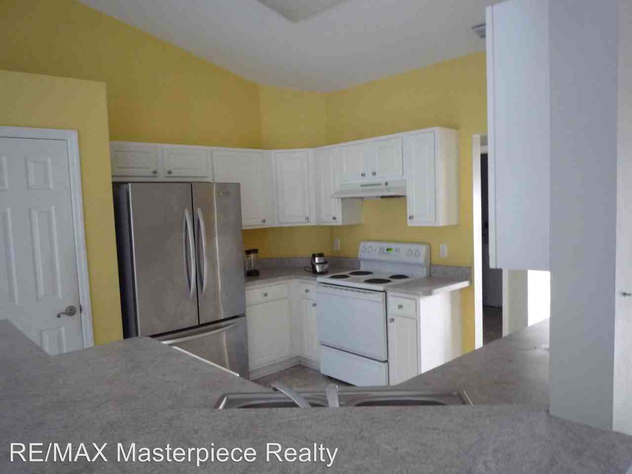 378 SW Tulip Blvd - Photo 3 of 6