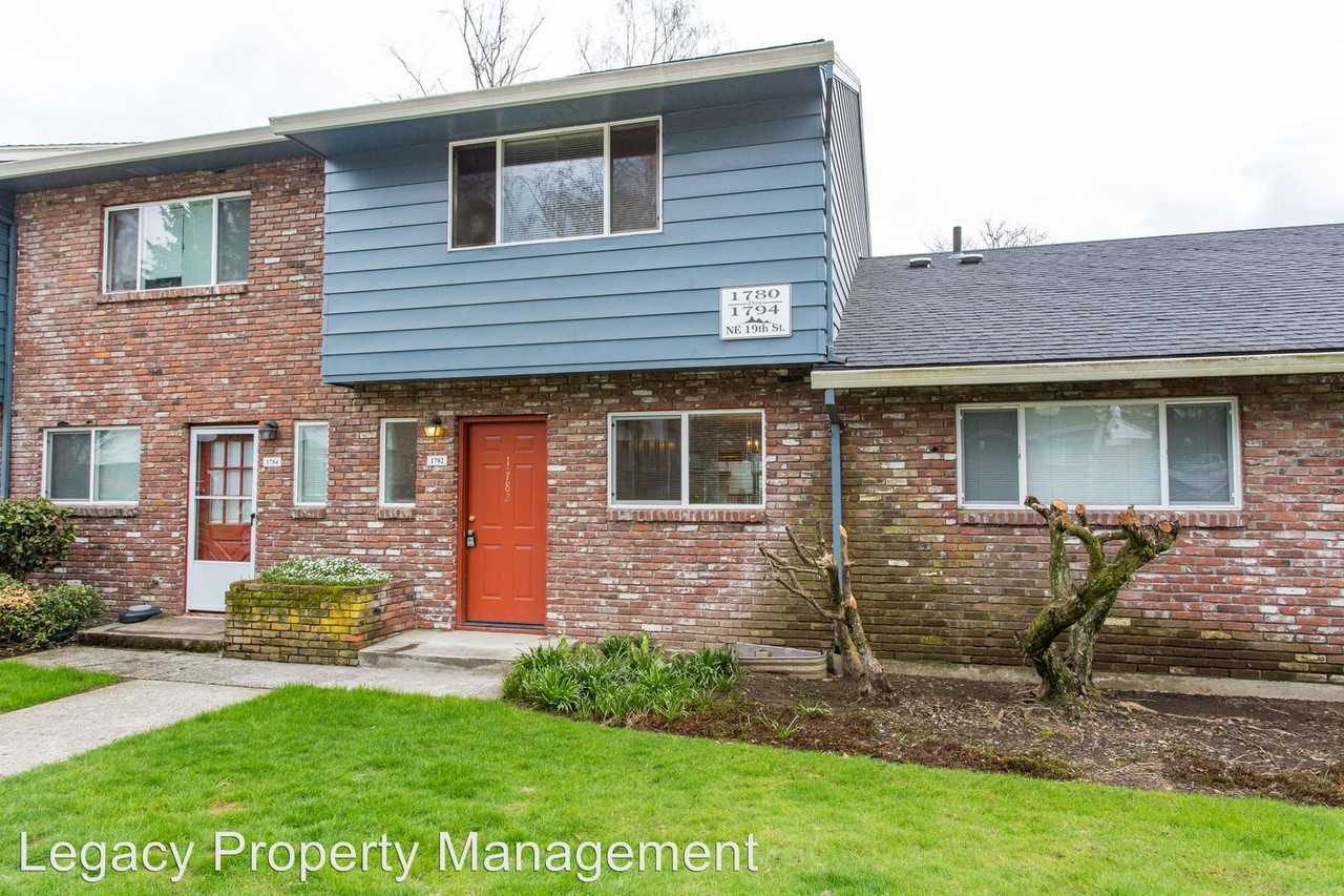 1782 NE 19th St - Photo 3 of 21