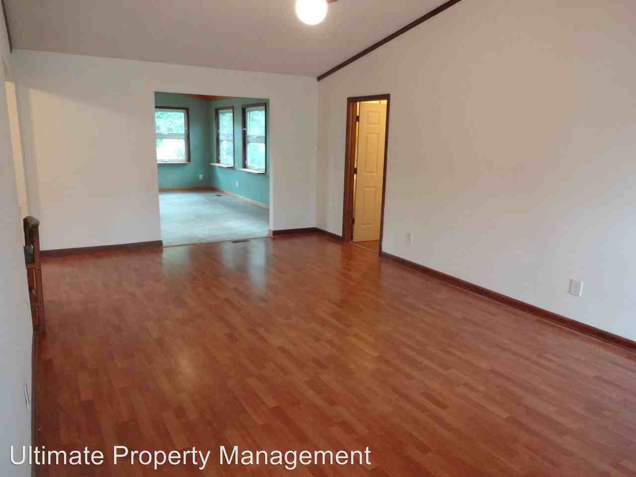 235 Oakland Dr - Photo 2 of 20