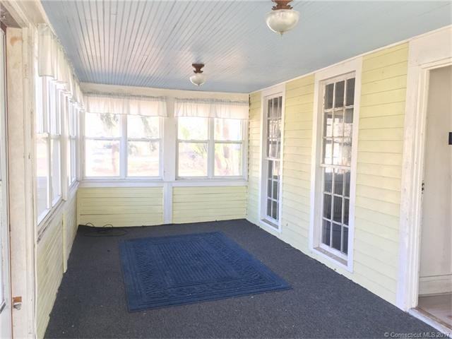 452 Essex Rd - Photo 3 of 14