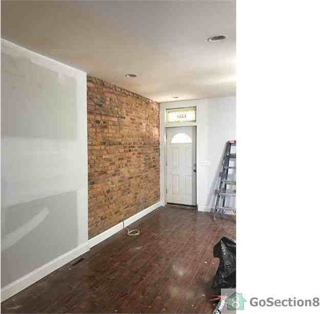 923 N Bentalou St - Photo 3 of 8