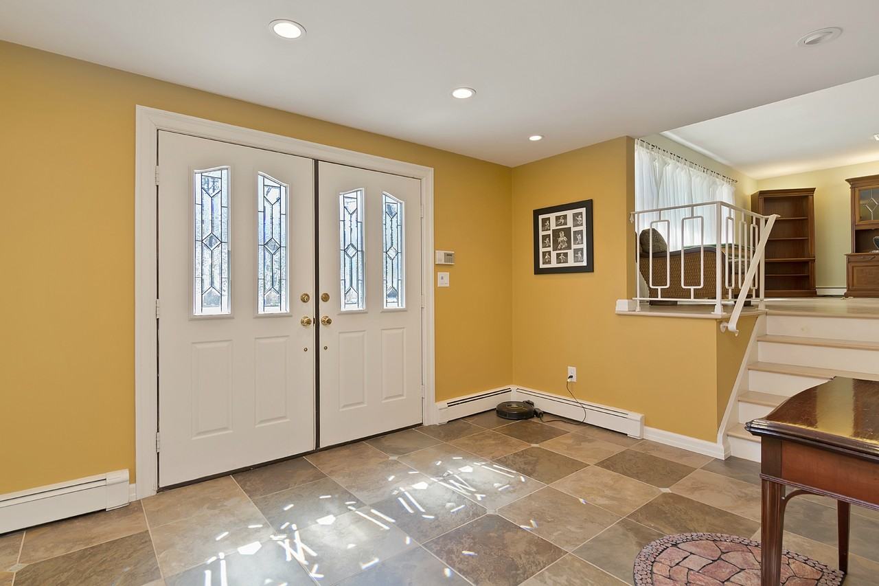 76 Prospect St - Photo 3 of 16