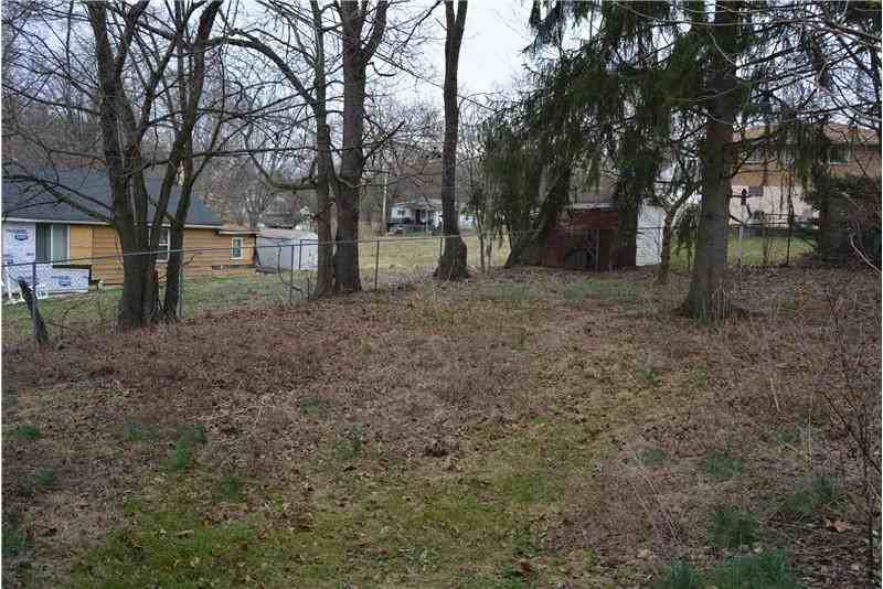 102 Roberts St - Photo 2 of 4