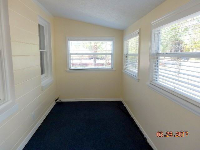 500 E Davis Blvd - Photo 3 of 33