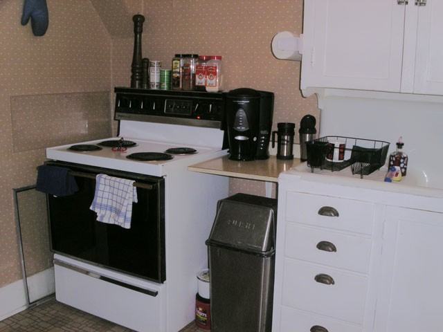 203 W 2nd St - Photo 3 of 7