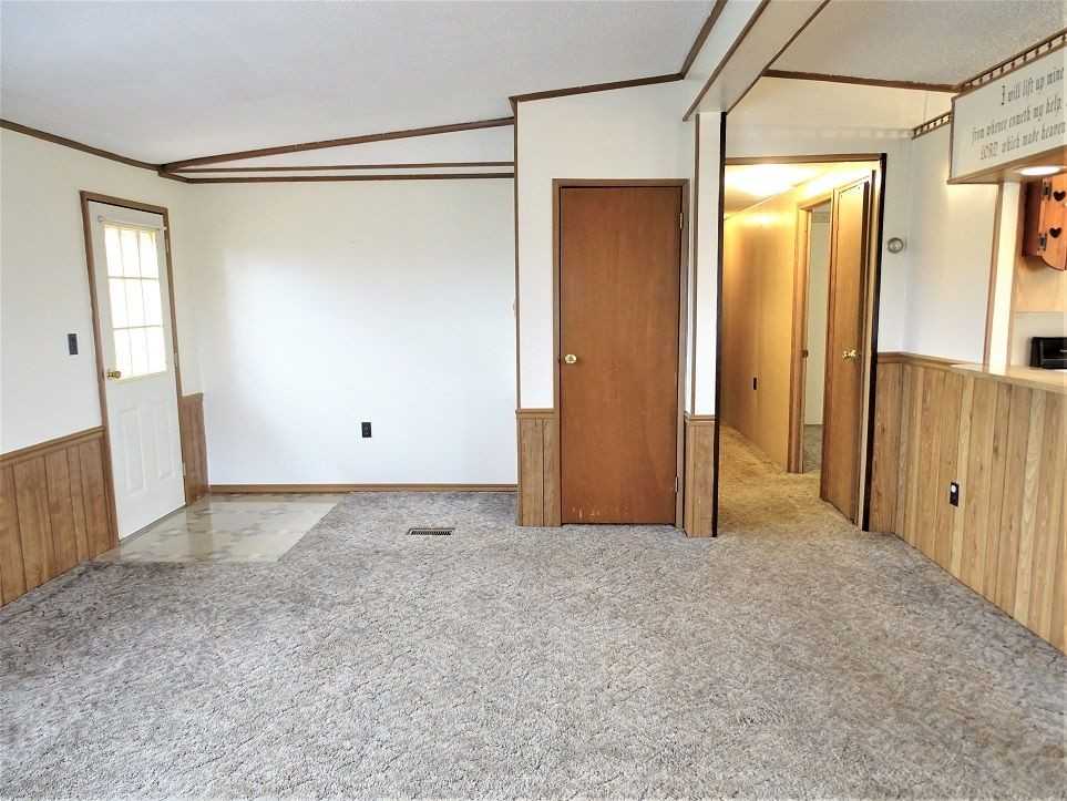 110 E Mt Airy Rd - Photo 3 of 22