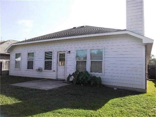 11922 Elizabeth Ct - Photo 2 of 13