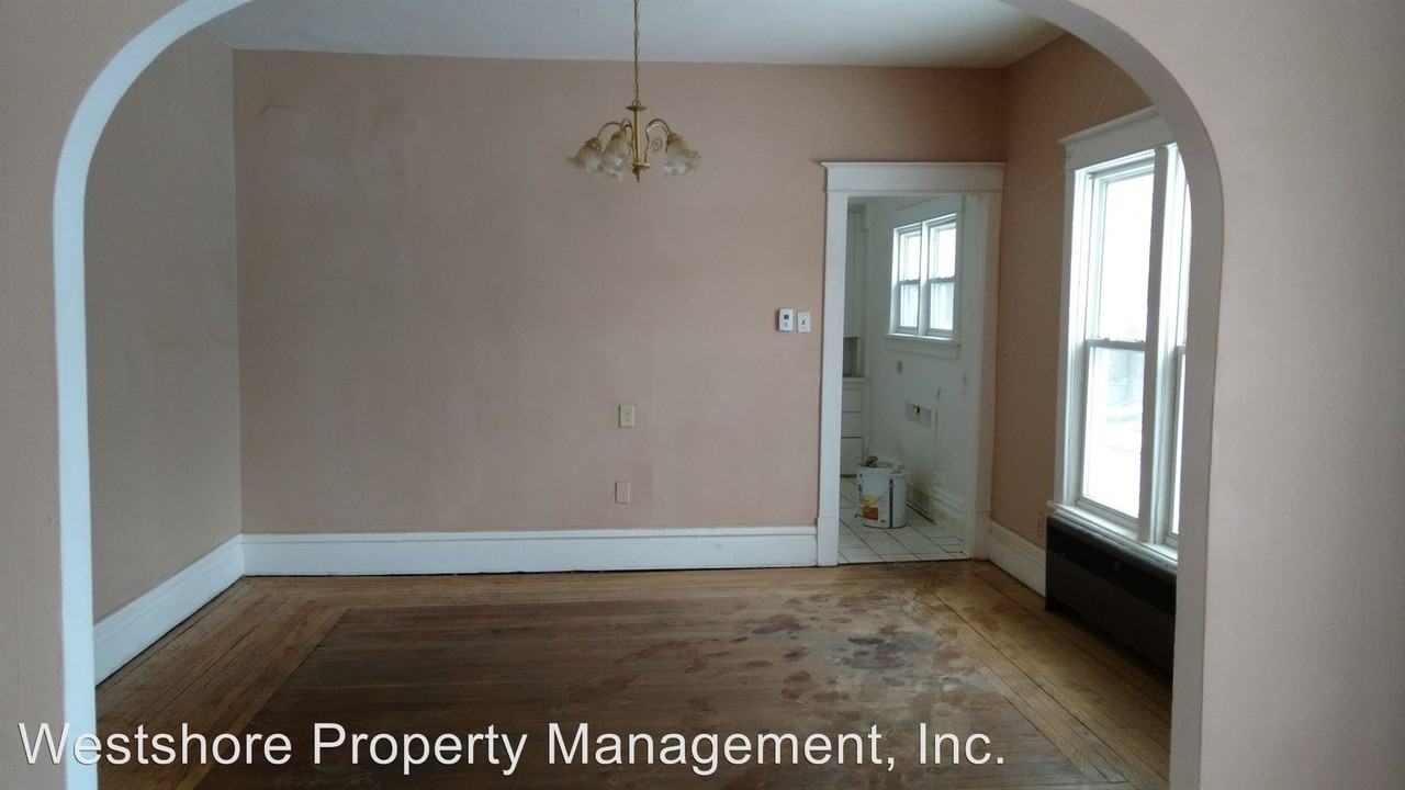 448 Marshall St - Photo 3 of 8