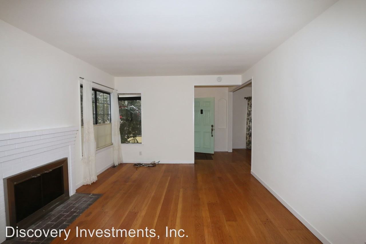 7571 Valentine St - Photo 3 of 13