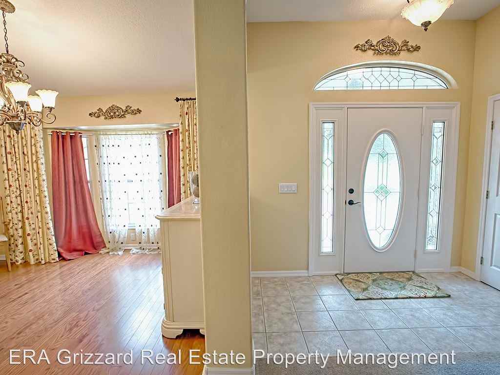 39920 Bayview Dr - Photo 2 of 11