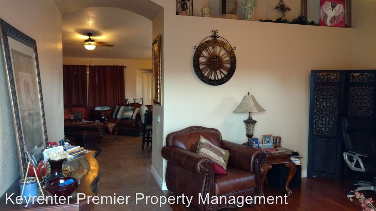 8510 W Sweetwater Ave - Photo 3 of 27