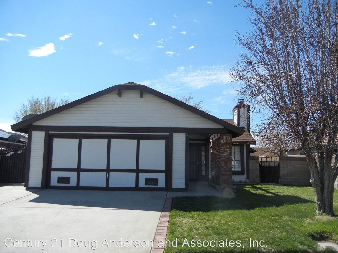 2552 Emerald Ln - Photo 2 of 18