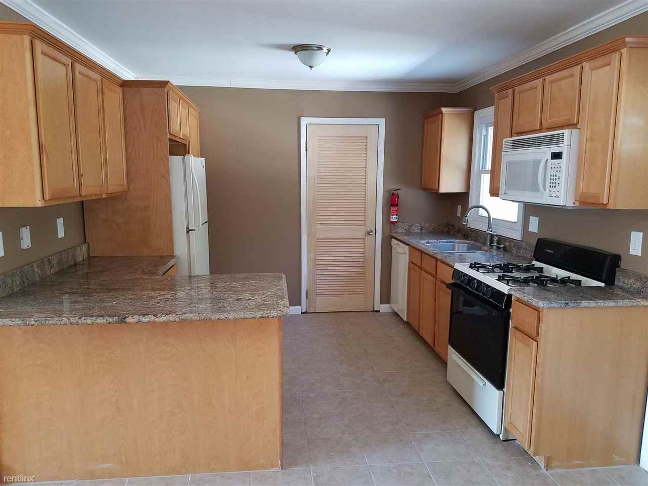 112 Price Dr - Photo 2 of 13