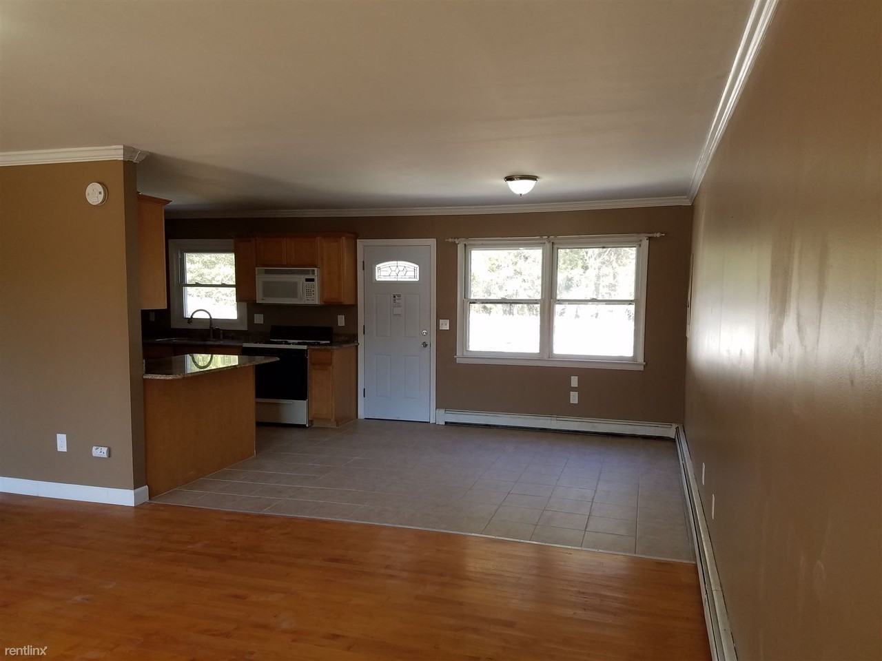 112 Price Dr - Photo 3 of 13