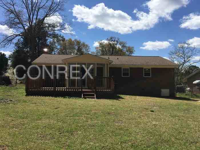 241 Cedarwood Ave - Photo 2 of 17