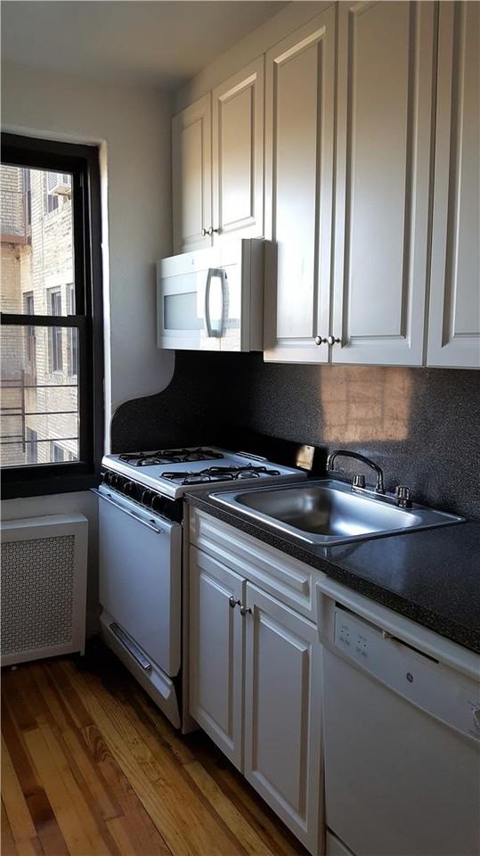 2728 Henry Hudson Parkway East