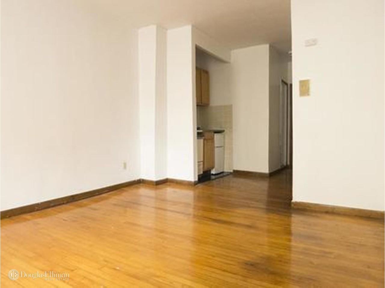 West 54th St & 9th #2F