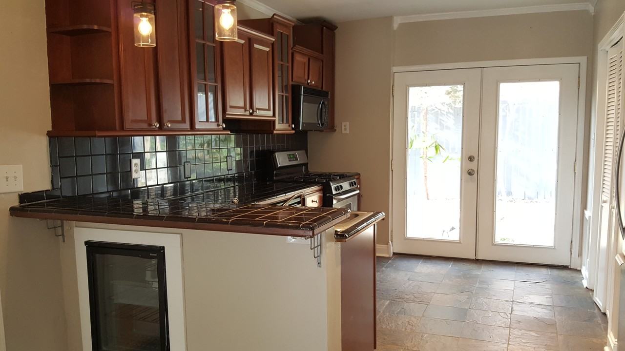 216 Haralson Ave NE - Photo 3 of 11