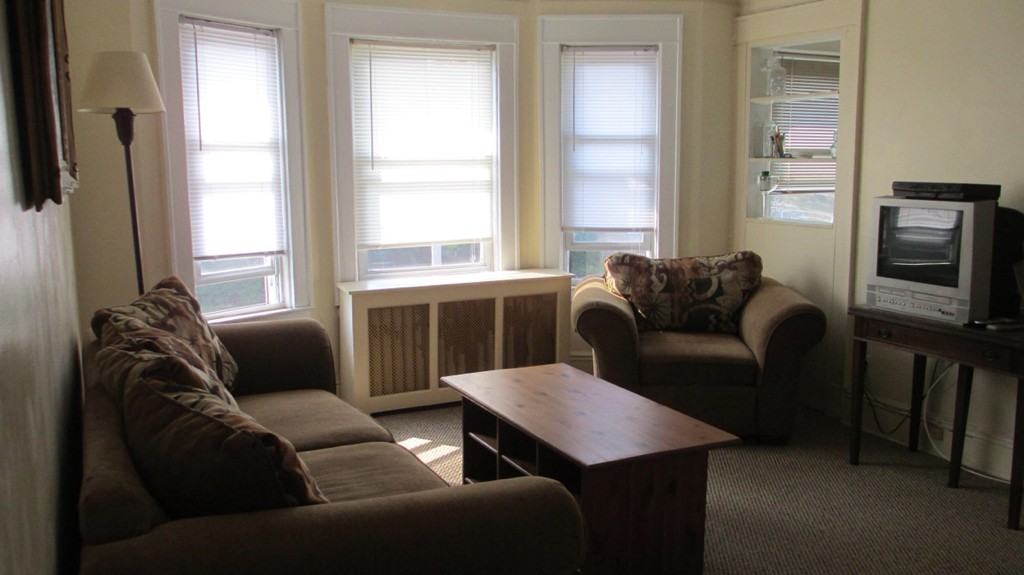 32 Bronxville Road - Photo 3 of 6