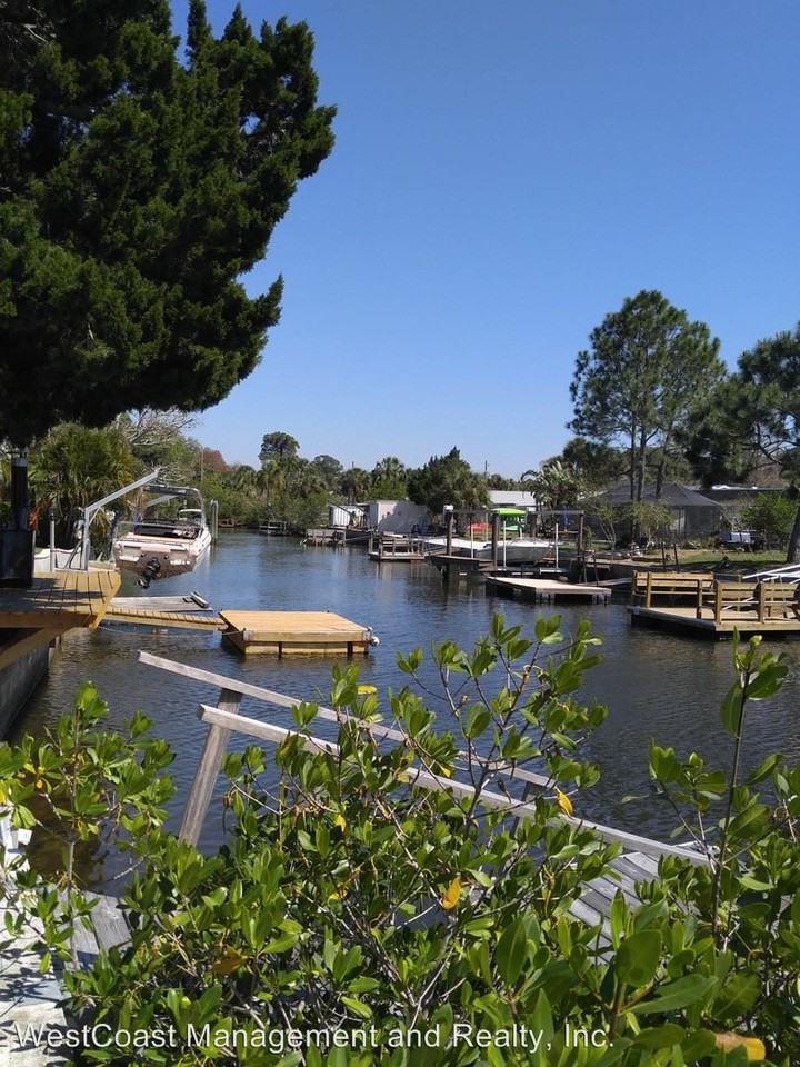 5352 Bay Blvd - Photo 2 of 15