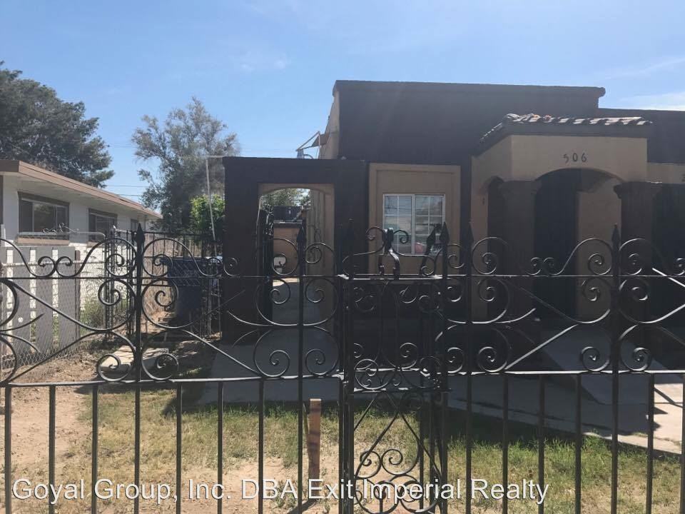 506 E 3rd St - Photo 2 of 9