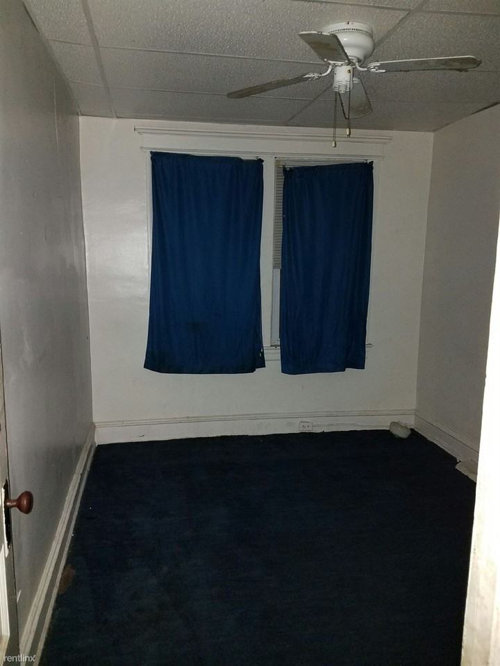 2820 Berkley St - Photo 3 of 15